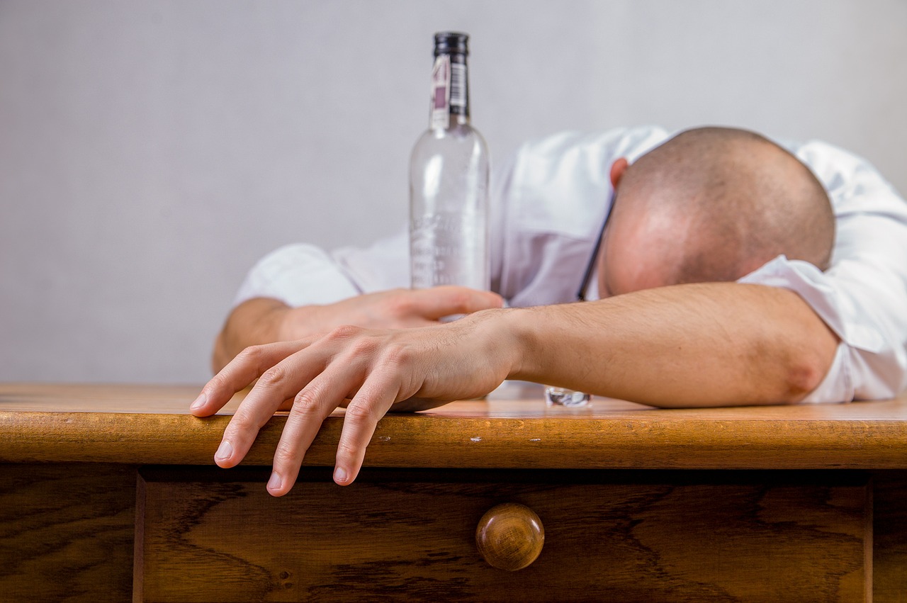 Jak radzić sobie z problemem alkoholowym? Odtrucia alkoholowe, wszywka alkoholowa Warszawa